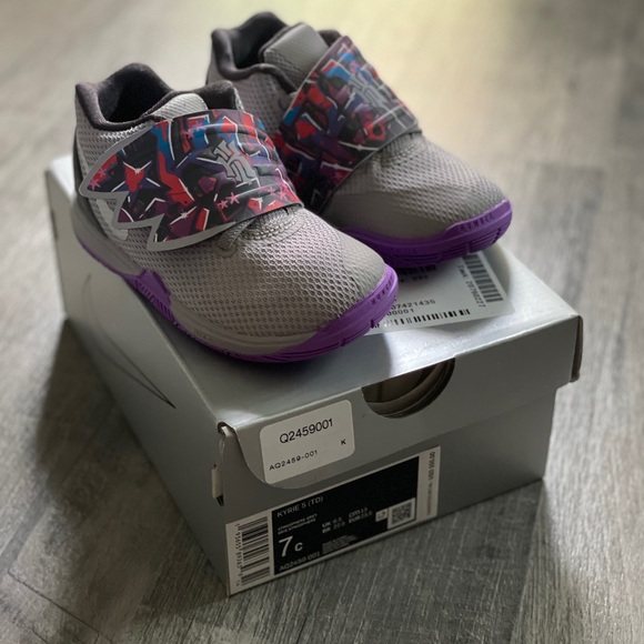 Nike Kyrie 5- Atmosphere Grey - Picture 2 of 4